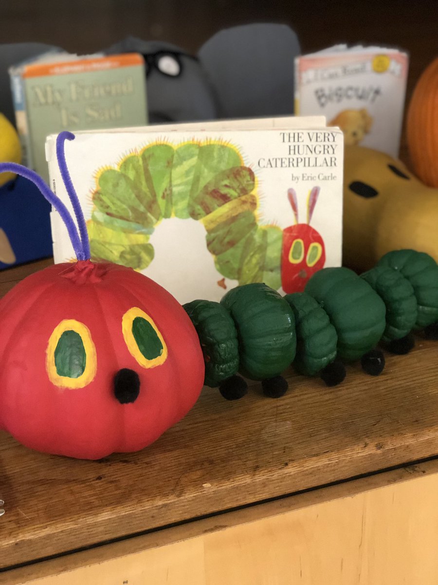 SCSEduTech's tweet image. Our staff is unbelievably talented! A little fall pumpkin / literacy fun!