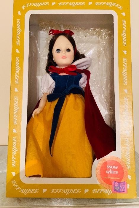 estatesalesNC's tweet photo. Be a doll &amp; come see us for our HUGE 3-day Allen Sale this weekend! The fun starts on #BlackFriday from 12pm-6pm in Raleigh's "Midtown East" area. We'll have an incredible selection of vintage &amp; antique collectibles! 🧵👚👗🍭🎀 Learn more here: https://t.co/mpfKwBF422 https://t.co/TSfQhHhOh1
