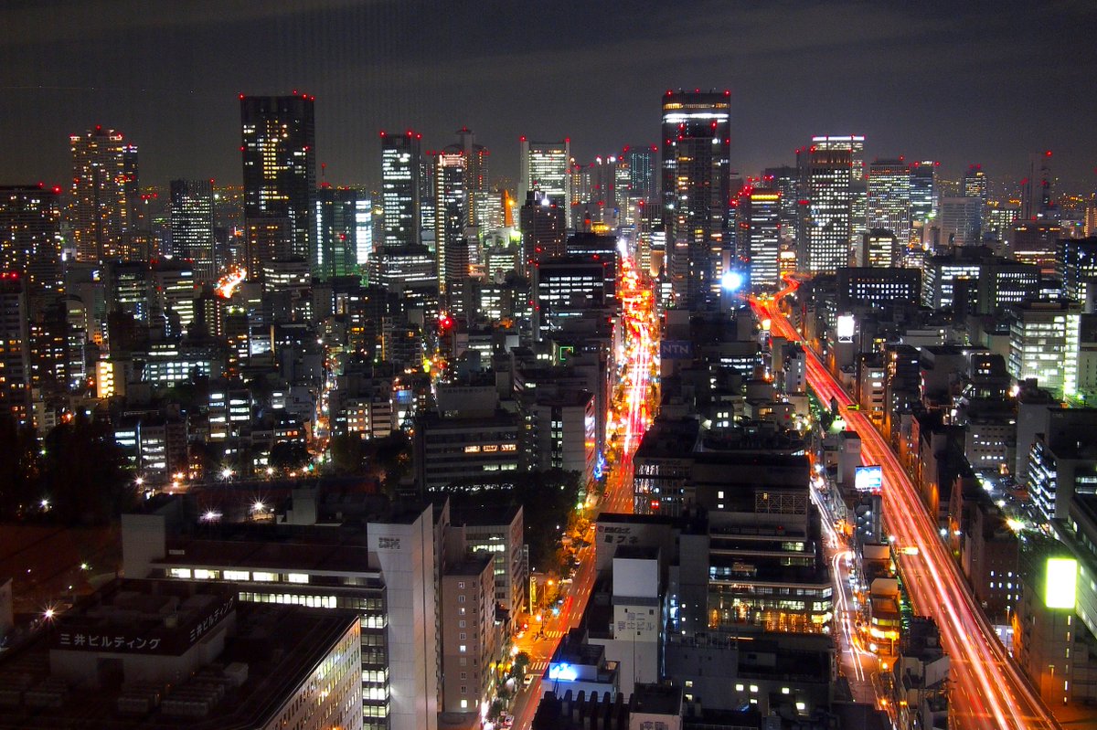 「大阪の夜景は最後に撮ってからかれこれ7年前になるし、そろそろちゃんと時間とって遊」|ぽちのイラスト