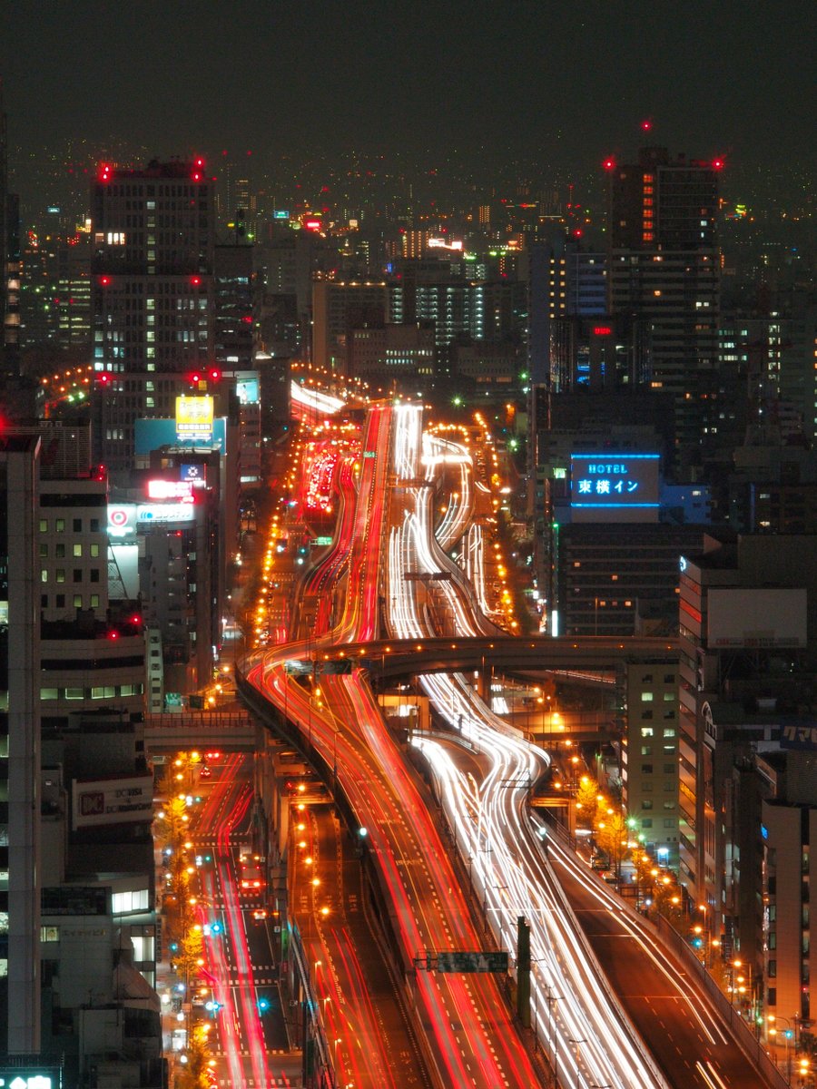 「大阪の夜景は最後に撮ってからかれこれ7年前になるし、そろそろちゃんと時間とって遊」|ぽちのイラスト