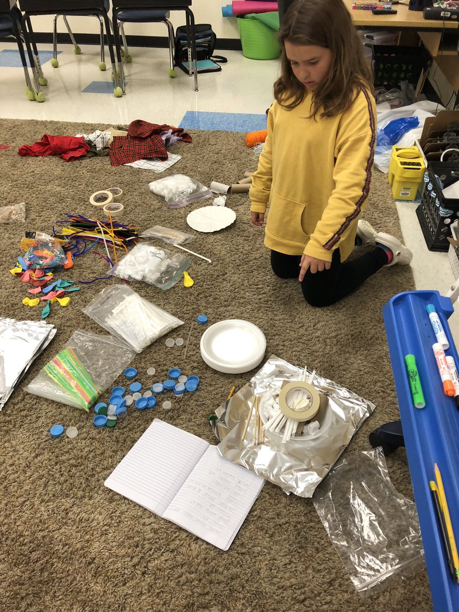 MrsJennieTaylor's tweet photo. S’s designing amazing parade balloons... communication, collaboration, critical thinking and creating... STEAM!  @PoplinES_NC @UCPS_MonroeNC https://t.co/d96roudgMO