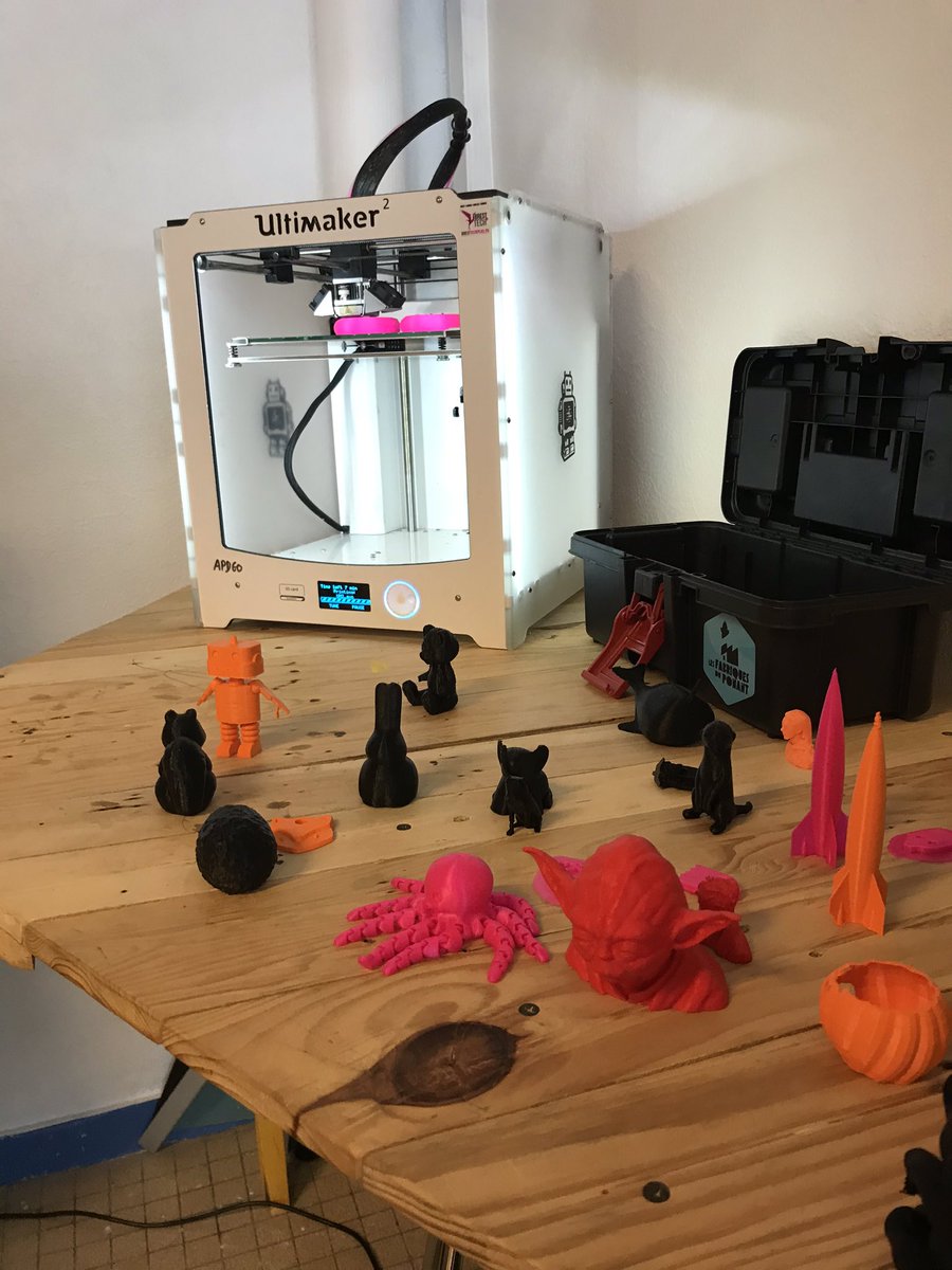 DEFIS_Emploi's tweet photo. #DigitalEmploi Merci aux @petitsdebsBrest pour une après-midi de découverte ludique autour du #FabLab #sensibilisation #numérique #TremplinNumerique https://t.co/gM5FMqNaJ7