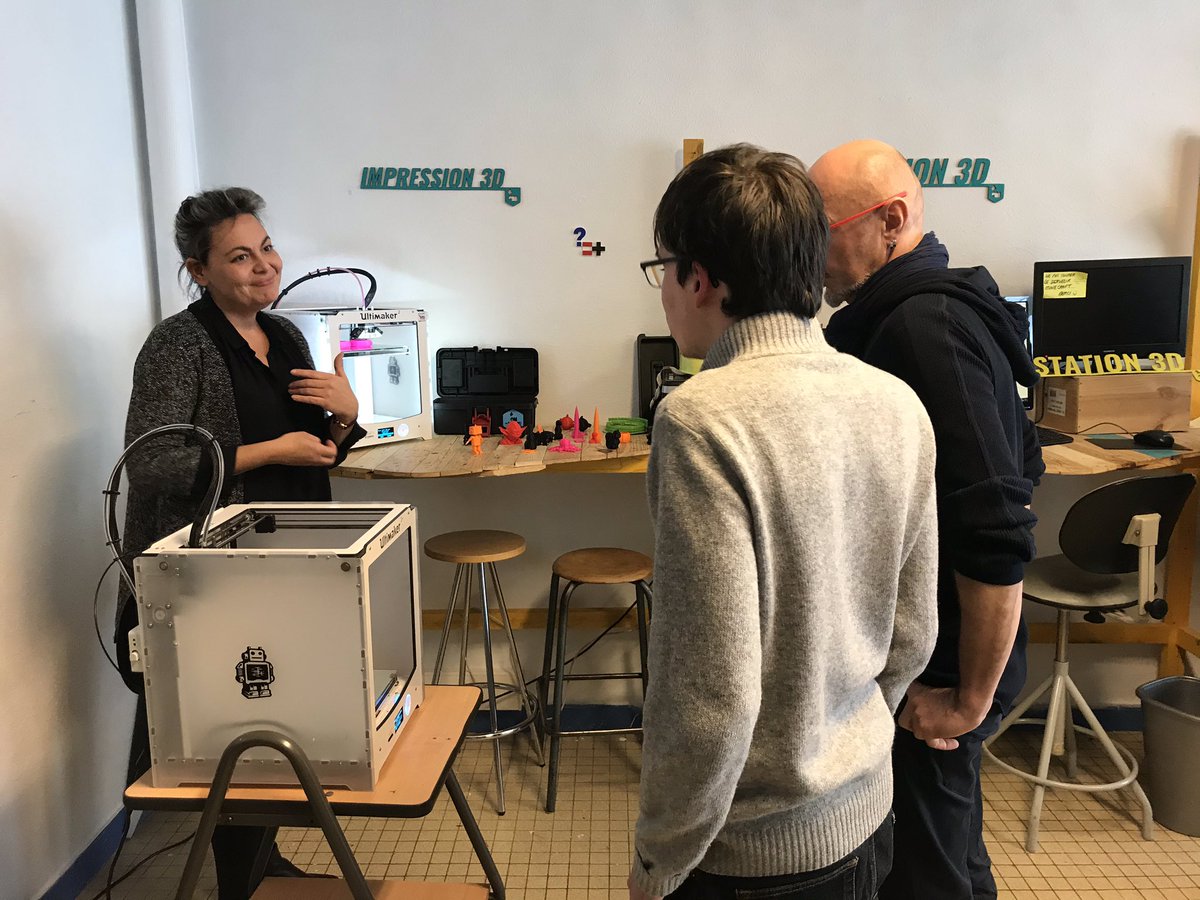 DEFIS_Emploi's tweet photo. #DigitalEmploi Merci aux @petitsdebsBrest pour une après-midi de découverte ludique autour du #FabLab #sensibilisation #numérique #TremplinNumerique https://t.co/gM5FMqNaJ7