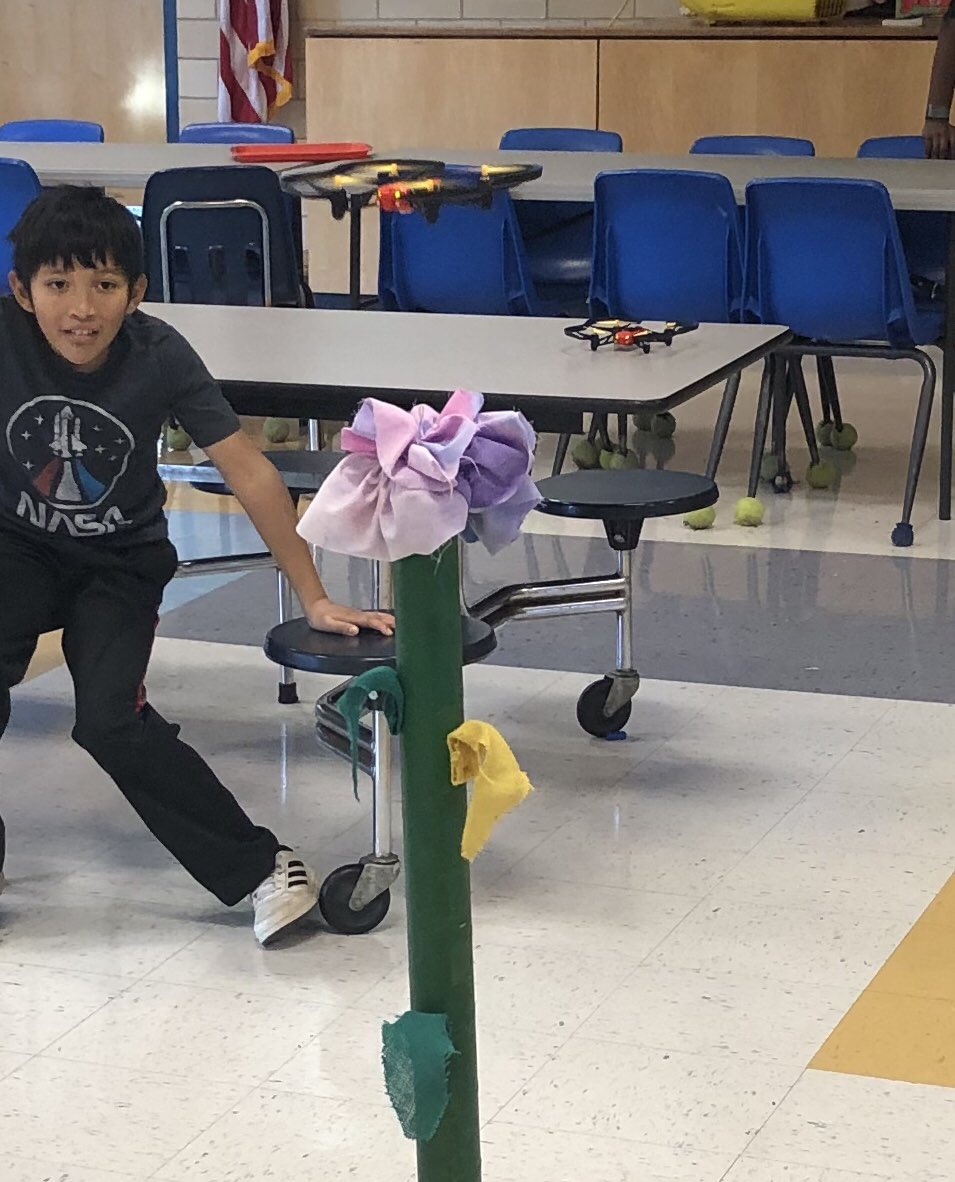 SCSEduTech's tweet image. 5th grade wraps up their drone/pollination unit in technology class! Great work!!!