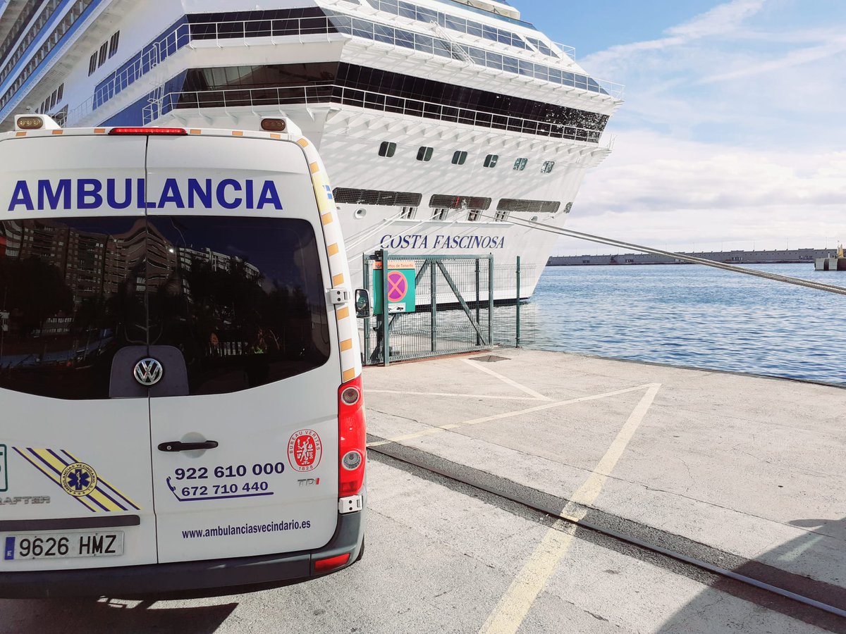 AMBVECINDARIOSL's tweet photo. Traslado desde Puerto de Santa Cruz de Tenerife #svb #sva #TesVisible #ambulanciasvecindario https://t.co/5j7gC1GRvG