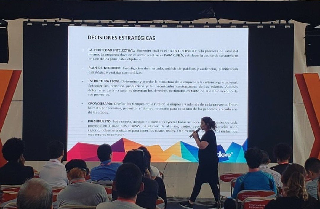 madlovegroup's tweet photo. Hace algunos días nuestra fundadora @natyacampillo tuvo la oportunidad de participar en el #MEC2019 🎥realizado por @Calicreativa_ce y la #CámaraDeComercioDeCali. 
Gracias, por tanto🙏, nos llevamos en nuestro corazón ♥️ esta grato y enriquecedor momento ¡Larga vida al #MEC! https://t.co/G7yqphhzkq