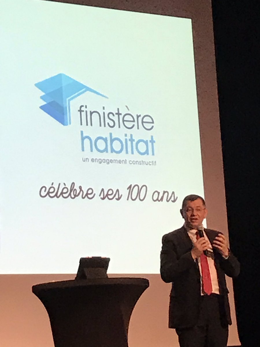 Centième anniversaire de Finistère Habitat a Pleyben en présence du Président Jean-Paul Vermot, des anciens présidents, des anciens directeurs généraux et des salariés au service des finistérien(ne)s.