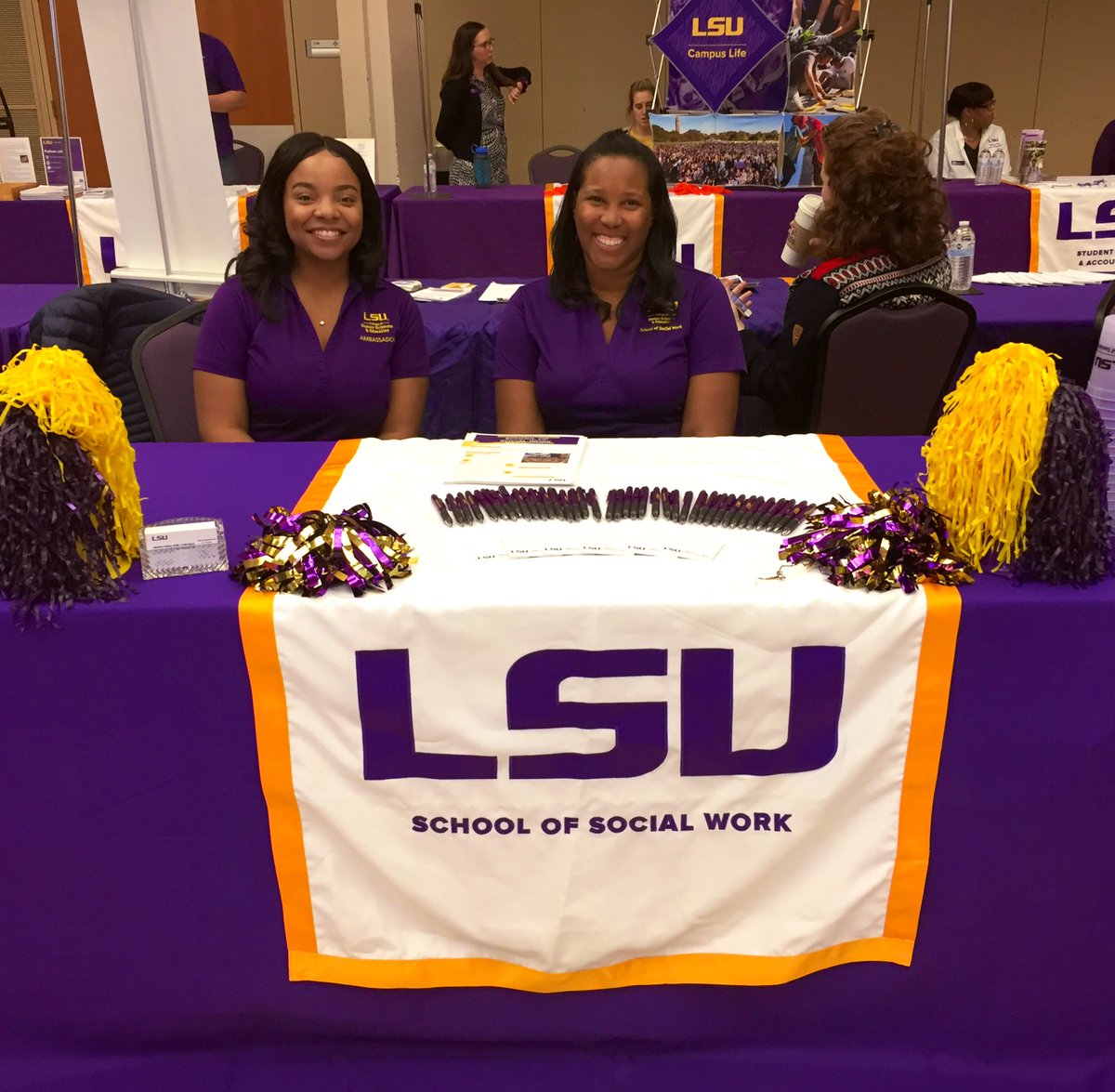 LSU_CFS1's tweet photo. Dr. Harmeyer, Dr. Bailey, and the @LSUCHSE Ambassadors are representing @LSU_CFS and @LSUSSW at #kickofflsu this morning. Stop by and say hi and learn about our programs in the School of Social Work! https://t.co/c16A20w2Rd