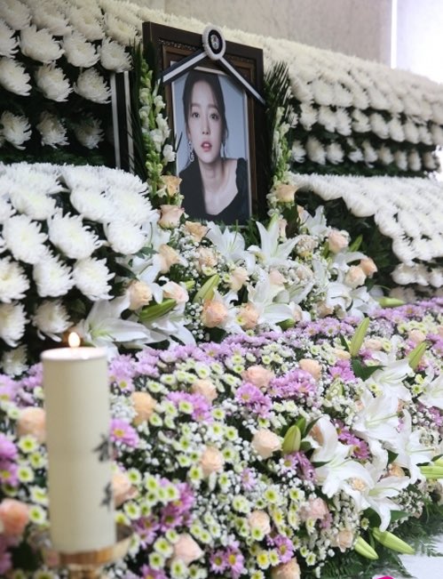 とても受け止められない…
ソルリちゃんに続いてハラちゃんまで…😭😭東日本大震災の恩は一生忘れません。心からご冥福をお祈り致します。ハラちゃん､お疲れ様でした。そしてありがとう…😭😭

진심으로 명복을 기원드립니다.
지금까지 수고하셨습니다.  그리고 감사합니다…

#ハラちゃんありがとう