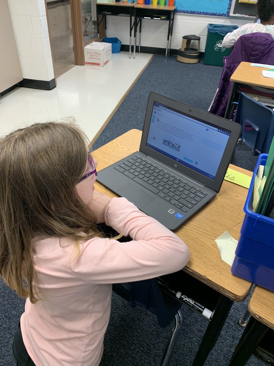 rl_sabrinaduke's tweet photo. We are learning about the rights &amp; responsibilities of being a good citizen. Students participated in 2 rotations. One allowed them to use QR codes to preview vocabulary. The other rotation included an assigned article on Freckle and books about citizens on Epic! #LevelUpRL https://t.co/DuHBpOMo0C