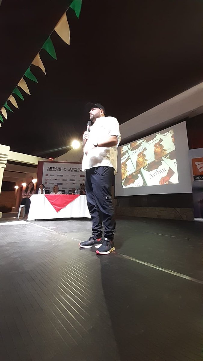 Ayer, domingo 24 de noviembre, <a href="/MikaelLindnord/">Mikael Lindnord</a> realizó la 1ra conferencia en Plaza Guayarte, en la ciudad de Guayaquil. Gracias a todos quienes asistieron. 

- La 2da conferencia se realizará en Quito el próximo 30 de noviembre, en Parque Itchimbía a las 11:00 am -