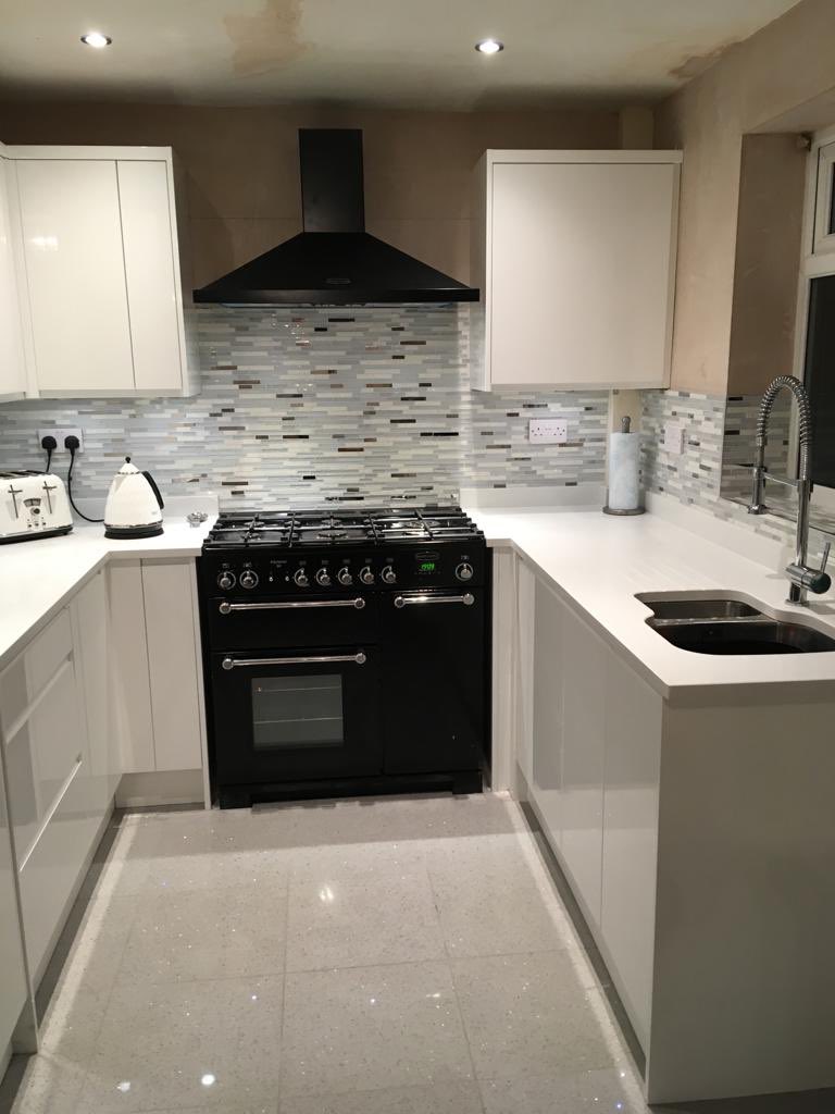 wall_pc's tweet image. Quartz splashback, quartz floor tiles