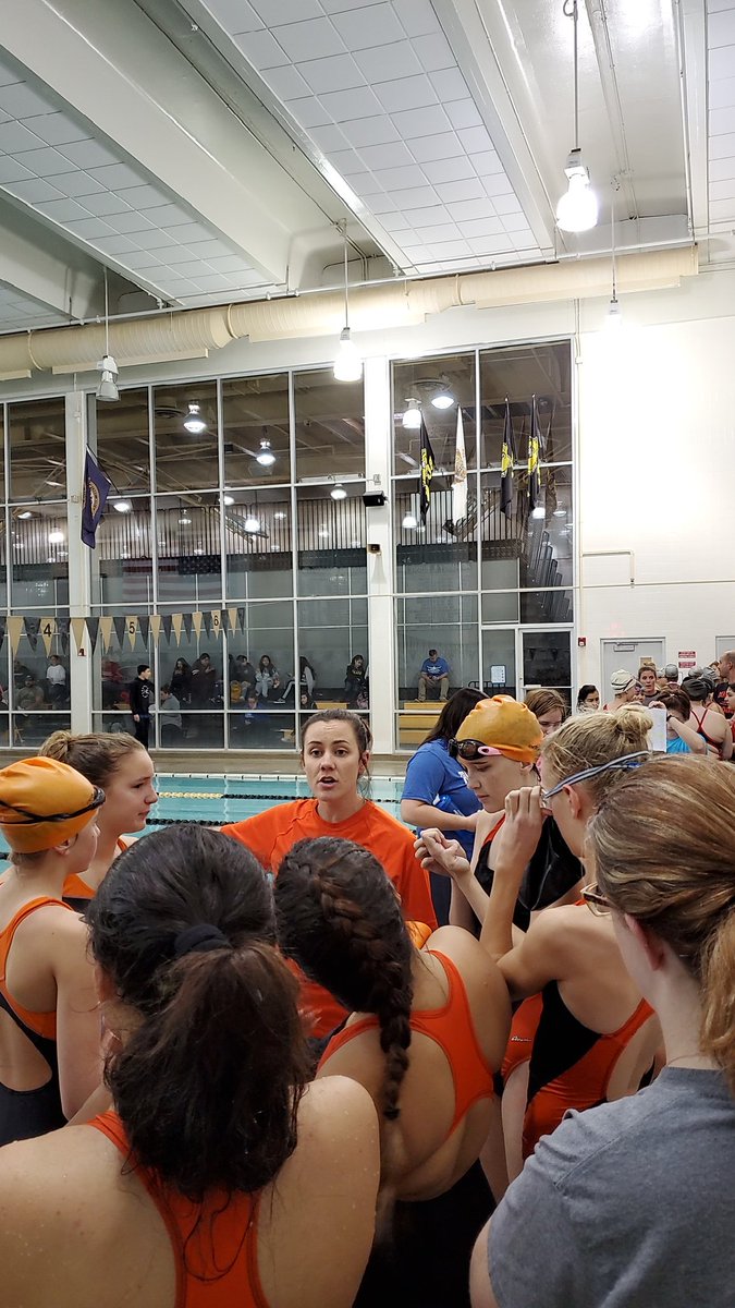 OPS_KSTM_SPORTS's tweet photo. Pep talk! https://t.co/CpEnb97iIf