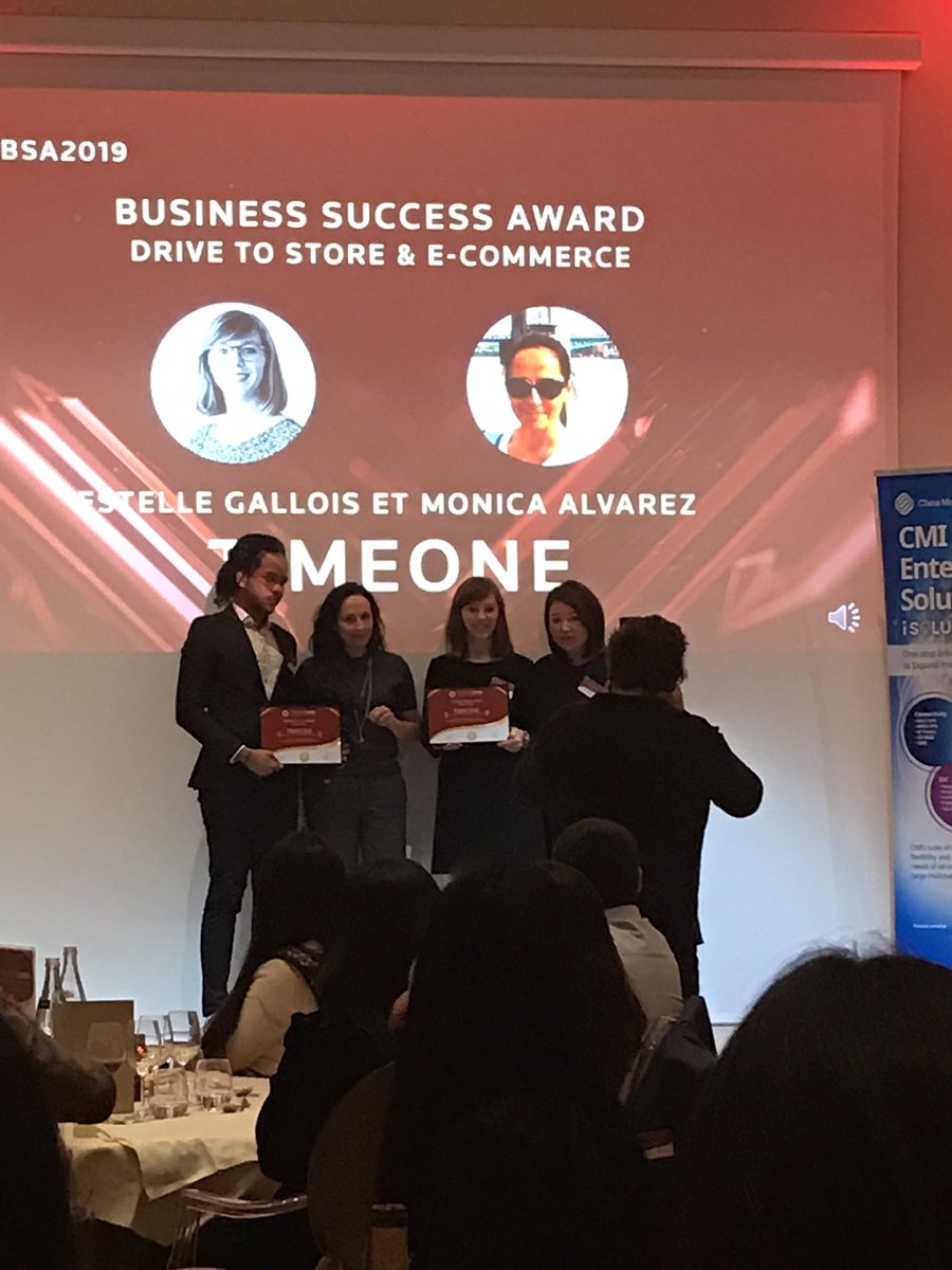 Félicitations à <a href="/TimeOneGroup/">Roger Dufois</a> qui reçoit le Business Success Award Drive to Store &amp; E-Commerce ! 👏🏼👏🏼 #FCBSA2019