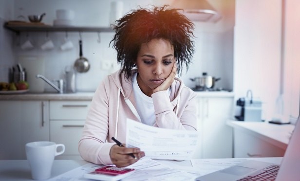 The weight of financial wellness is heavier than employers realize. Health care costs continue to weigh on employees financially.
#financialwellness #FinancialHealth #Financial #financialplanning #healthcare #costs #EmployeeWellness #Productivity    

bit.ly/33j5xX1