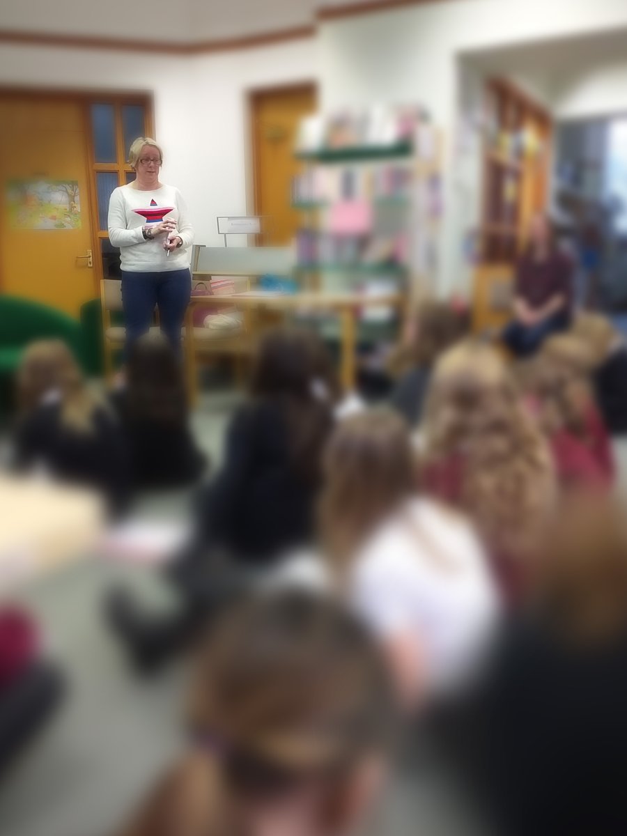 KinghornCommLib's tweet photo. Some pics of our flash fiction event last week with @sarahpbroadley and the unstoppable p6's and 7's of #kinghornprimaryschool. 'I wish we could do this every week!' said one participant. Thanks so much Sarah! #creativitymatters https://t.co/goWgqYlumG