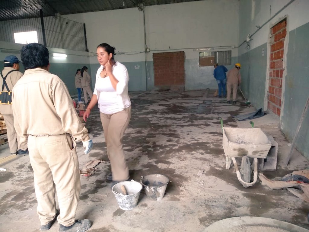 Titulares del Programa #HacemosFuturo #Salta en el curso de #Revestimiento de #Ceramicos dictado por  la Fundacion <a href="/uocra/">UOCRA</a> sumando práctica competencias  y habilidades
 #LibreEleccion #Oportunidades 
@SaludyDSocialAr @MinAIyDS 
<a href="/MatiasKelly/">Matías Kelly</a> <a href="/gabyreal1/">Gabriela Real</a> <a href="/FacuRomeroSalta/">Facundo Romero Arias</a> <a href="/Sylvia23b1/">@Sylvia23b</a>