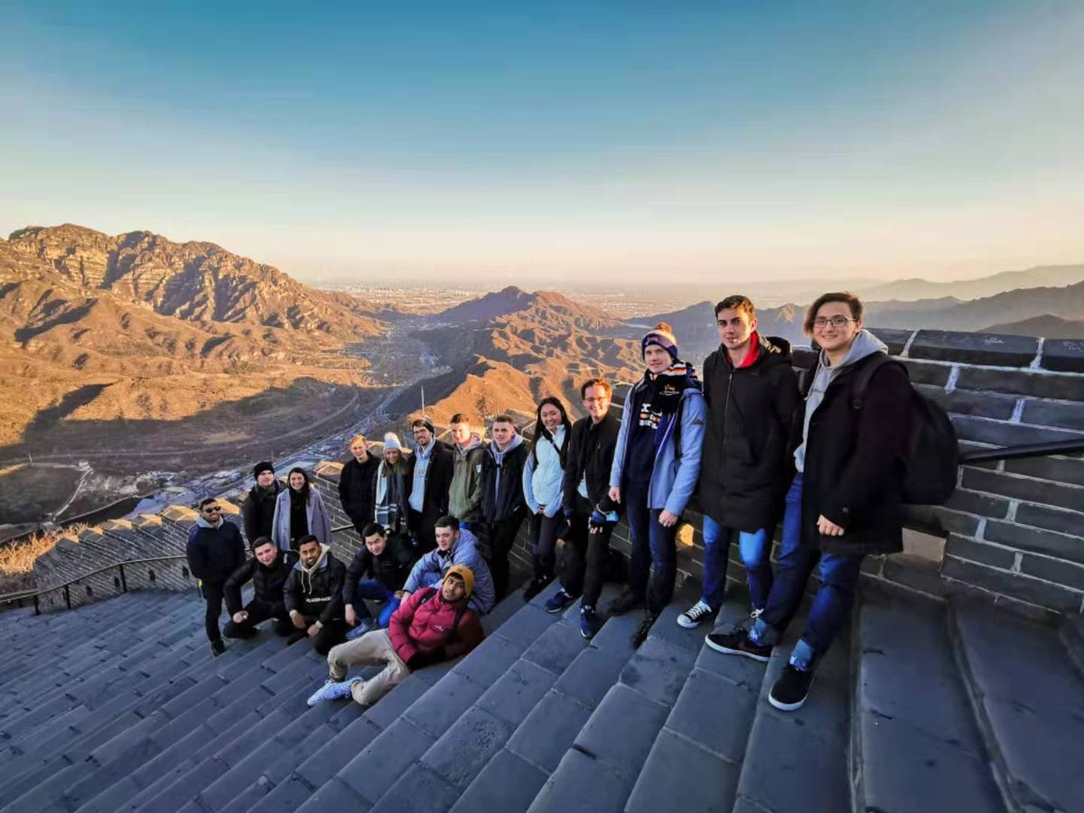 HuaweiOZ's tweet photo. Our twenty four lucky #SeedsoftheFuture 2019 participants have arrived safely in #China and have wasted no time in getting their walking boots on and doing some sight-seeing at the world-famous Great Wall. #STEM #technology https://t.co/FFKRlHgHER https://t.co/kcME0DrEZd