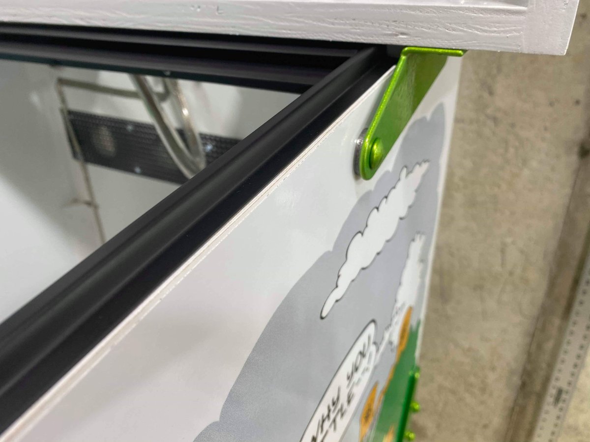 This beauty is just about ready to come home! New cabinet, fresh paint and decals, custom powder coated hardware, and completely rebuilt. I can’t wait! #blackcircle #indy #pinball #simpsons #dataeast