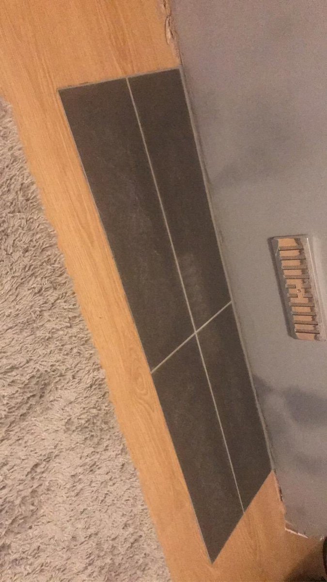 wall_pc's tweet image. Only a small Sunday morning job but nice fresh fireplace hearth completed using @tilemasteradhes grout 300.