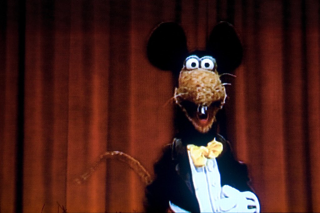 EmptySplashBoat's tweet photo. Gonna tell my kids this was Mickey Mouse.  #gonnatellmykids https://t.co/LjCKNzXPCu