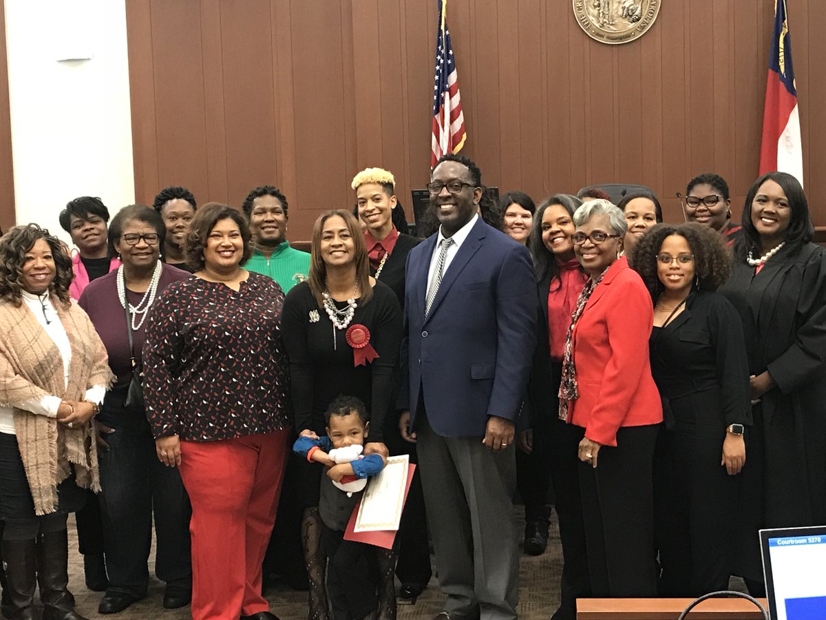 MeckCourts's tweet image. #NationalAdoptionDay was celebrated this past weekend @MeckCourts.  So many families were giving #thanks for their forever families after their journey from foster care to adoption.