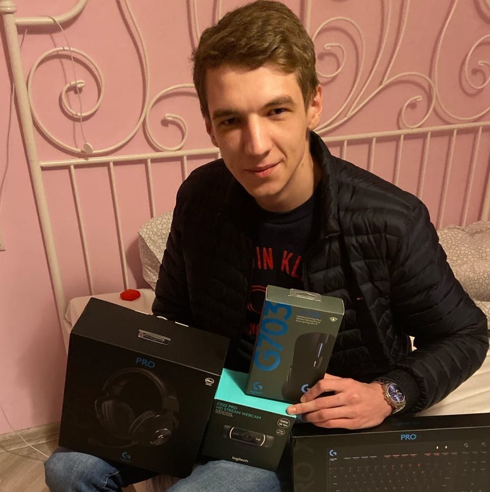 speed4kcsgo's tweet photo. Big thanks to Aleksey for lovely gaming gear 
@hard_legion

#hardplay #hardlegion #logitech #csgo #speed4k https://t.co/cxKuz1Ibcz