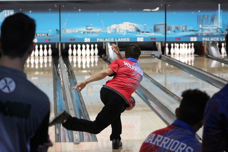 Northwestern_SS's tweet photo. The Varsity Bowling Team had their Varsity Kickoff in Columbus this past weekend! https://t.co/wrVg19mVxN