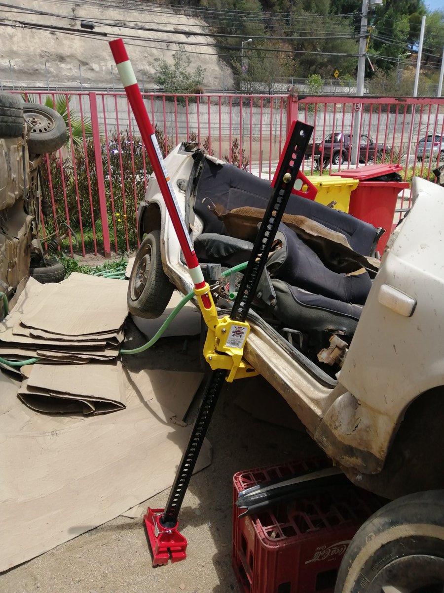 BomberosTercera's tweet image. Se unen a nuestro equipamiento de Rescate dos (2) Hi-Lift de 60" con una capacidad de levante de 5.000 lbs.
Pronto a llegar se encuentran dos (2) estabilizadores Supporter marca #Paratech los que estaremos compartiendo en una próxima publicación. 
 @bomberosvina