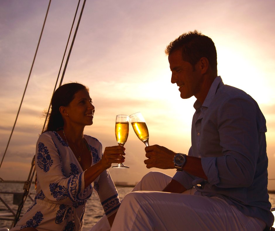 Sail away on the Caribbean Sea on a catamaran⛵ with the backdrop of a perfect sunset. You’ll get to savor delicious canapés 🥨 and a domestic bar 🥂 whilst on board.

Discover paradise and amazing activities via our website→
bit.ly/2QNKtp6

#Beach #Fun #MarinaMaroma