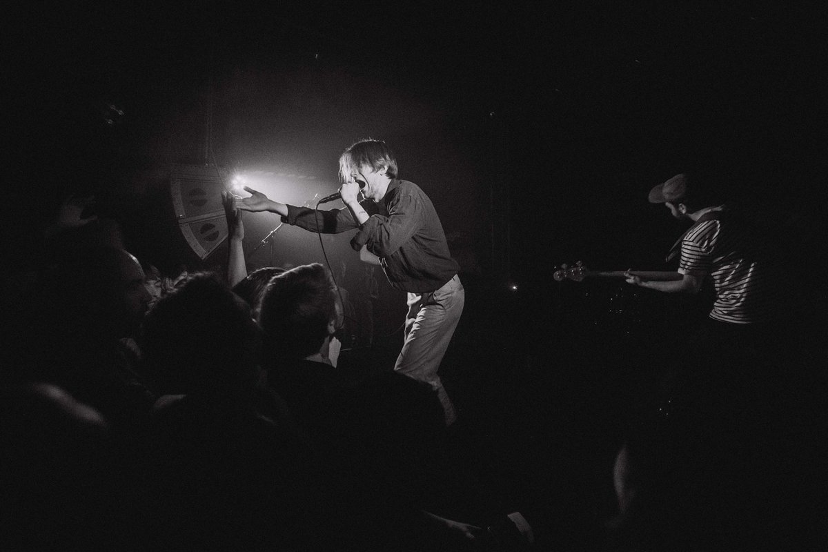 diymagazine's tweet photo. Watch Heavy Lungs (@Heavylungsband) perform 'Self Worth' live at their hometown #JagerCurtainCall show: https://t.co/YlcwUjAdmW https://t.co/XvzNI4PeoJ