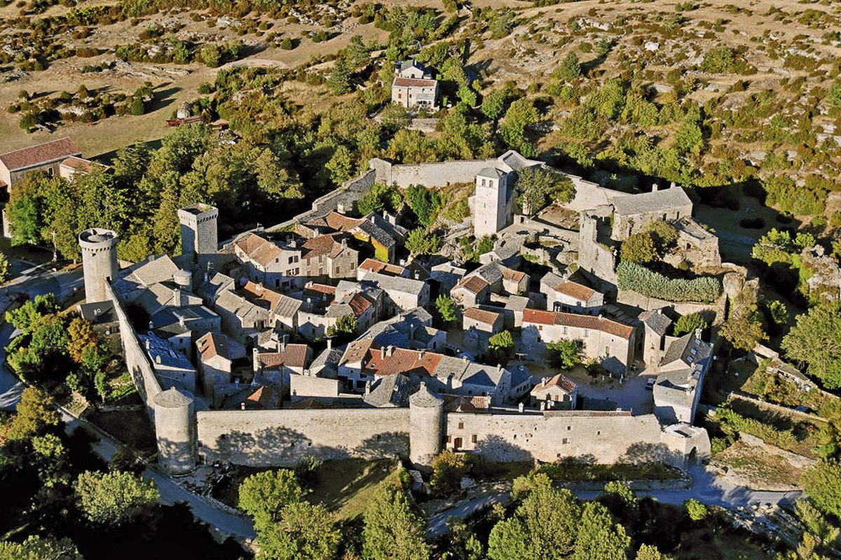 EHGIberica's tweet photo. Pensando en una escapada por el sur de Francia? Aquí tenéis nuestra propuesta en #autocaravana 🚚
https://t.co/DFObzxk1TK

Conocéis algún otro pueblo con encanto apto para autocaravaners? Contádnoslo! https://t.co/eK3WLsumEz