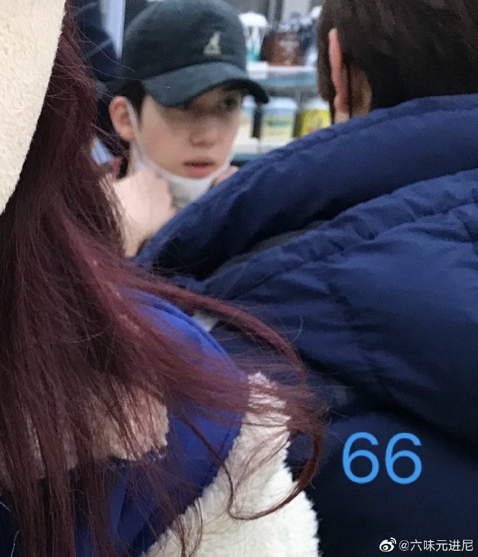 BY9LAT's tweet photo. [#INFO | 25.11.19]

Yunseong fue visto en una tienda de conveniencia de Hongdae, hoy.

#HWANGYUNSEONG #BY9_DEBUT #by9_be_your_nine #We_Need_BY9 #AlwaysWithBY9 #our_universe #for_nine #ProudToBeDear9 #BEMINE_BY9 https://t.co/K1Hny8deQ9