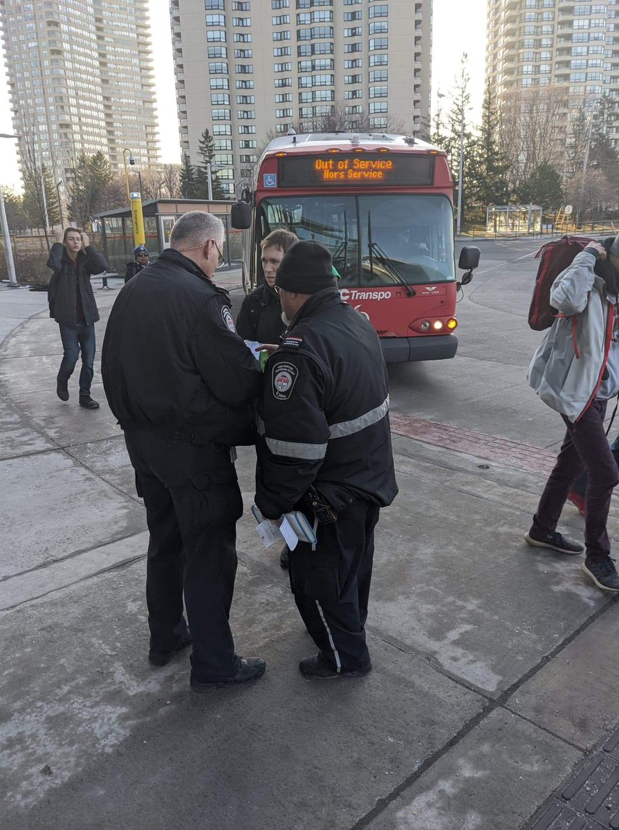 OhOTrain1's tweet photo. Spotted Octranspo giving ticket this morning to this gentleman who crossed the gate outside Hurdman station... I guess they are looking for ways to get extra💰🤔 #otrain https://t.co/ncjS0sSeVD