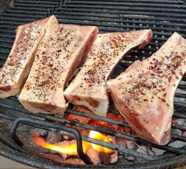 GrillMonstermx's tweet photo. Tuetanos asados!
Sazonados con aceite de oliva, sal de mar, pimienta negra y semillas de pimiento para darle un sabor picante.
#GrillLikeAMonster #BBQLife #BBQ #WEBER https://t.co/ohhCjdP1sF