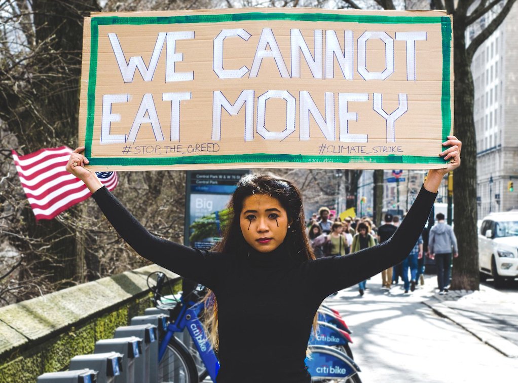 thechronicleapp's tweet photo. Youth activists striking on the same day, over 8,000 miles apart.🌏🌎

#climatechange #climatecrisis #fridaysforfuture #savetheplanet #globalclimatestrike #climateaction https://t.co/HfW6qGmPFj