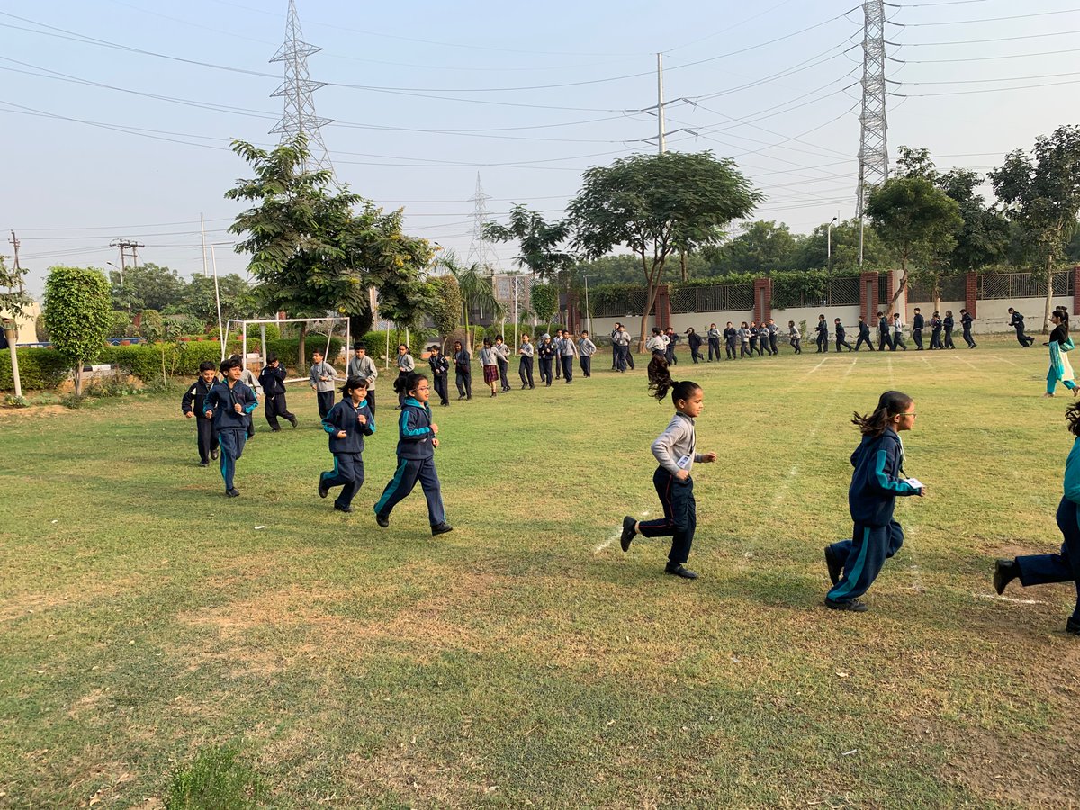 BahlPandey's tweet photo. Happiness doesn't come from being rich, nor merely from being successful in your career, nor by self-indulgence. One step towards happiness is to make yourself healthy and strong.Our #Delfites Celebrating #FitIndiaWeek #FitnessFirst #DLFWorldSchool @dp_2211 @ashokkp https://t.co/FSED3qJ565