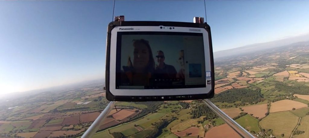 tecnogazzetta's tweet image. #NetMotion, Panasonic e Microsoft inviano un tablet nella stratosfera!
NB: Non ripetere l’esperimento a casa! tre.li/2rmNLoA