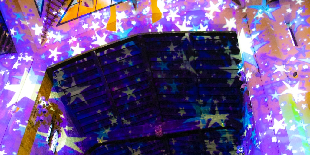 sheffcath's tweet image. Only 10 days until the Cathedral is transformed by #TheAngelsSheffield 🤩

Tickets: ow.ly/gbdb50xk53J 

Christmas begins here in Sheffield #sheffieldissuper 

📸 and event in collaboration with @luxmuralis