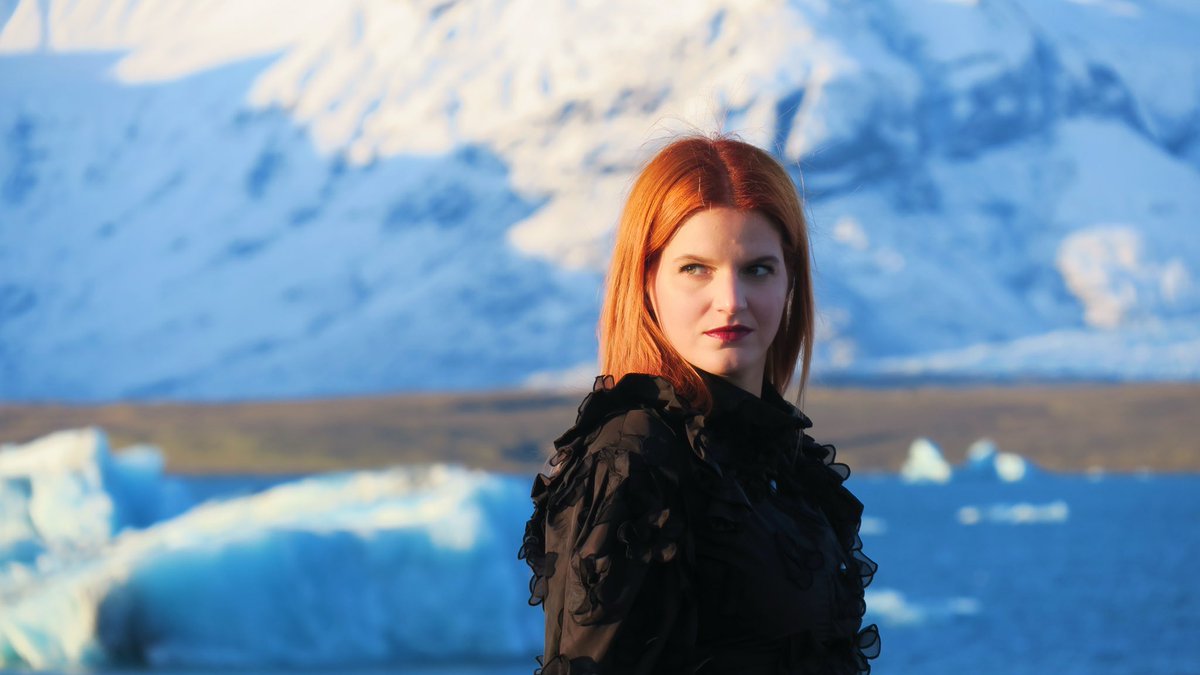 Chiara_Galiazzo's tweet photo. L’Ultima Canzone del Mondo è dedicata a noi che L’ ascoltiamo, con L’ intento di ricordarci quanto è preziosa questa terra che ancora abbiamo e che siamo ancora in tempo per salvare, specialmente per chi verrà dopo di noi 🏔❄️ https://t.co/buCCt8hVNi