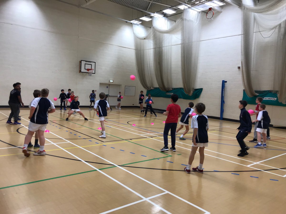 OSH_SCH's tweet photo. Dodgeball #fundraiser for @Bham_Childrens and well done Interact @StbridgeRotary for putting the thing together. #comiserations to the teachers’ team 🤨 @BSAboarding @StourbridgeNews @WorldDodgeballA @EnglandDodge https://t.co/UihaGnzkAr