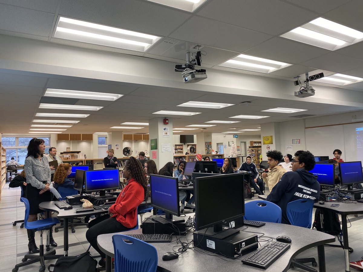 LLCPCSS's tweet photo. Annual Post Secondary-My Blueprint lesson with Grade 11’s have begun in the LLC. A big thank you to PCSS Guidance Counsellors for helping our Grade 11’s on  this journey. ⁦@PortCreditSS⁩ ⁦@PDSB_Libraries⁩ ⁦@PeelSchools⁩ https://t.co/0MLdaYZ8F1