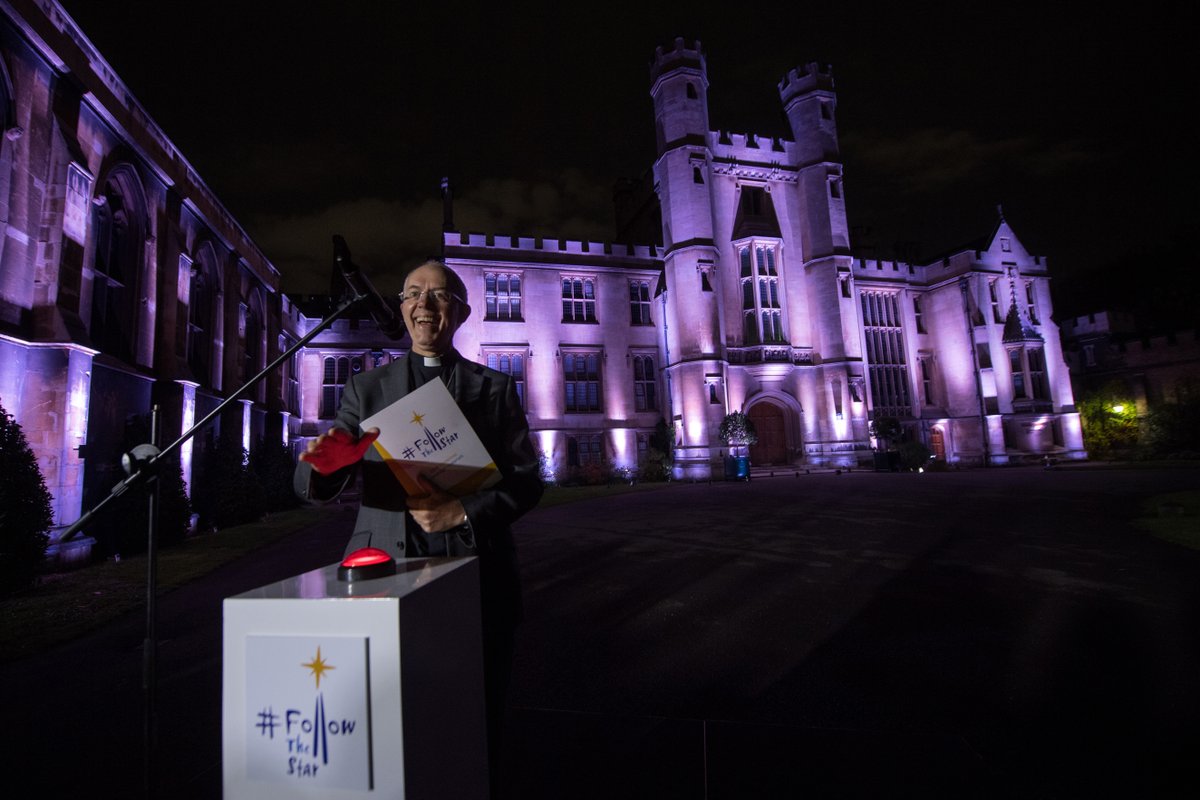 churchofengland's tweet photo. We're going live on Facebook for our 2019 #FollowTheStar launch!

Watch @lambethpalace light up, accompanied by carols from @soulsanctuarygc, from 6pm. https://t.co/yPKiG0IQ1u