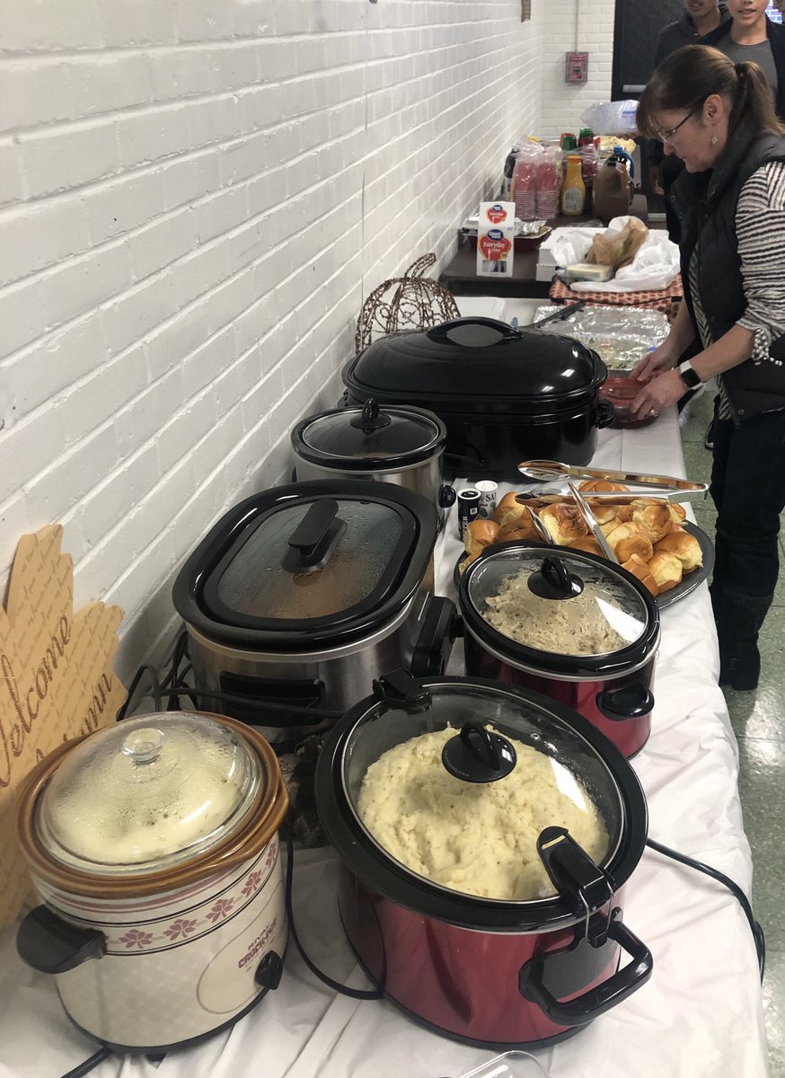 293spike's tweet photo. Happy SPIKEsGiving! This afternoon our team is holding class rep elections, setting goals for the year, and feasting on parent potluck including, of course, our Chicken-Bacon-Ranch Pizza of Success! https://t.co/FyyUEtyiGi