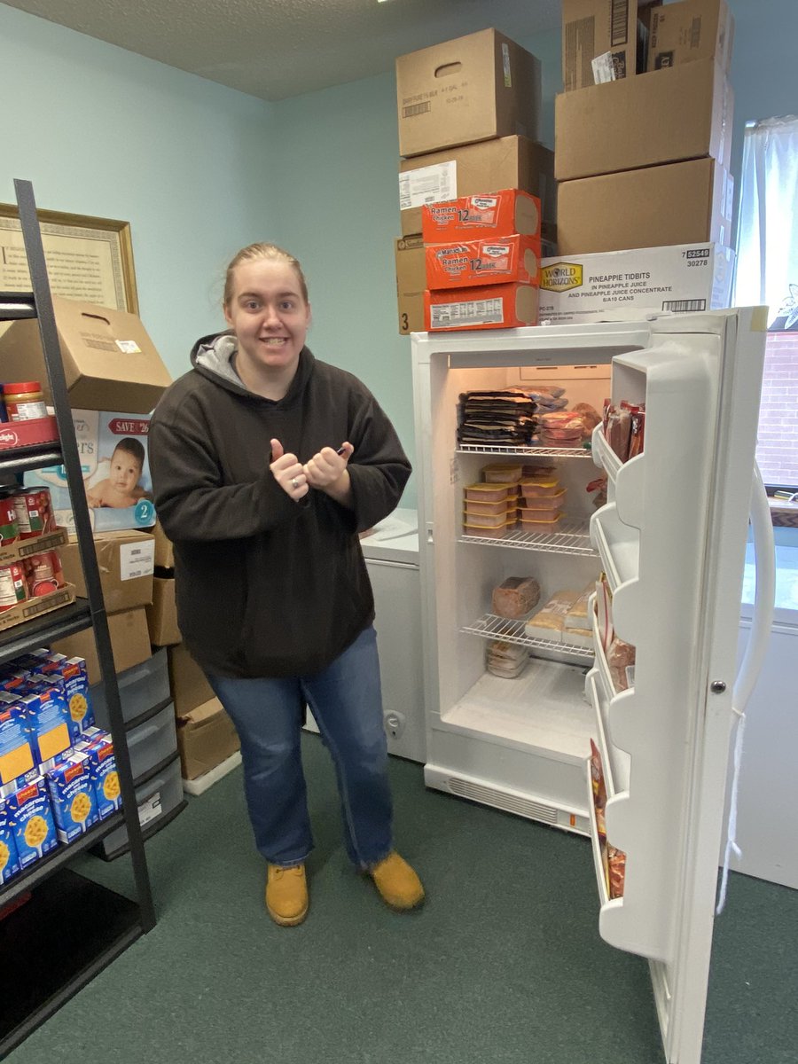 LHS students serving in the area at Phillipsburg Christian Church!!  Moving tons of furniture and cleaning the food pantry - they will sleep good tonight!! 💪🏼😴 #LHSserve  #lhsr3inspires