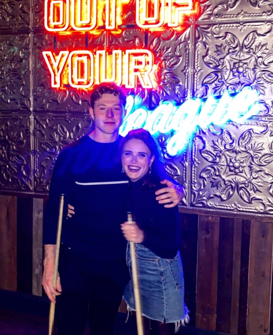 What better way to spend your Monday then a few games of pool with your friends?🎱👫#aceoflanes