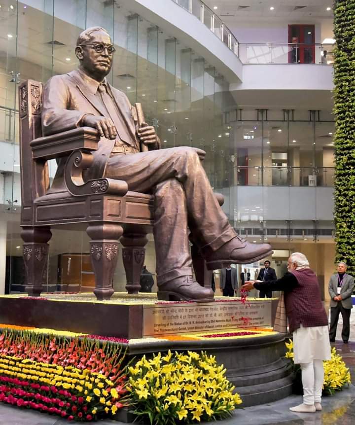 kamblesandeep12's tweet image. 26 November,we celebrate on the basis of equality, freedom, fraternity and justice to ensure the 'bright future' of our future generations.
Constitution of India, the greatest in the world!  Populated the country! Populated the people! Populated the Bahujans!

#ThanksDrAmbedkar