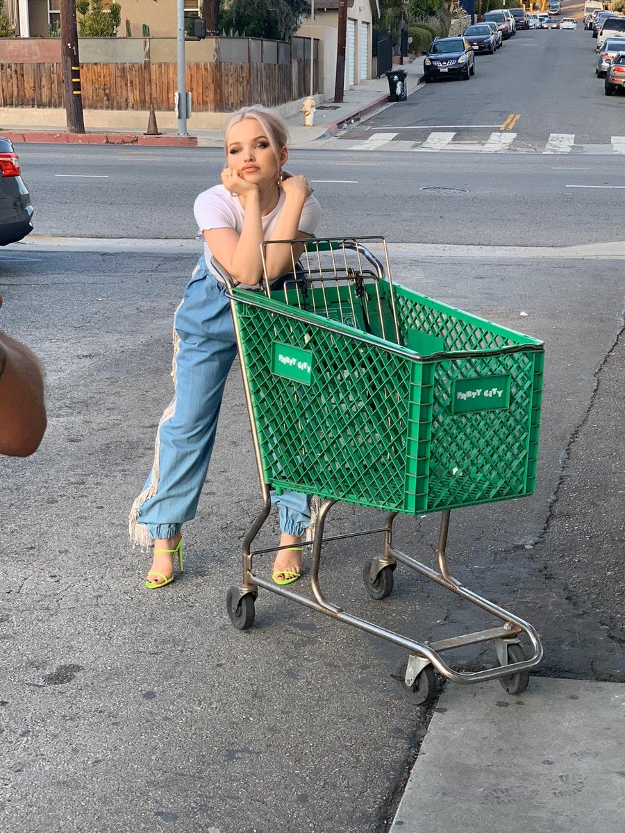 1883Magazine's tweet photo. Out takes from our cover shoot with @DoveCameron 
//
 #CANDIDISSUE ---->https://t.co/1n4VaZGt3o
//
📸@shanemccauley ✏ @kelseyjbarnes 
#1883magazine #DoveCameron https://t.co/tccnDloU7r