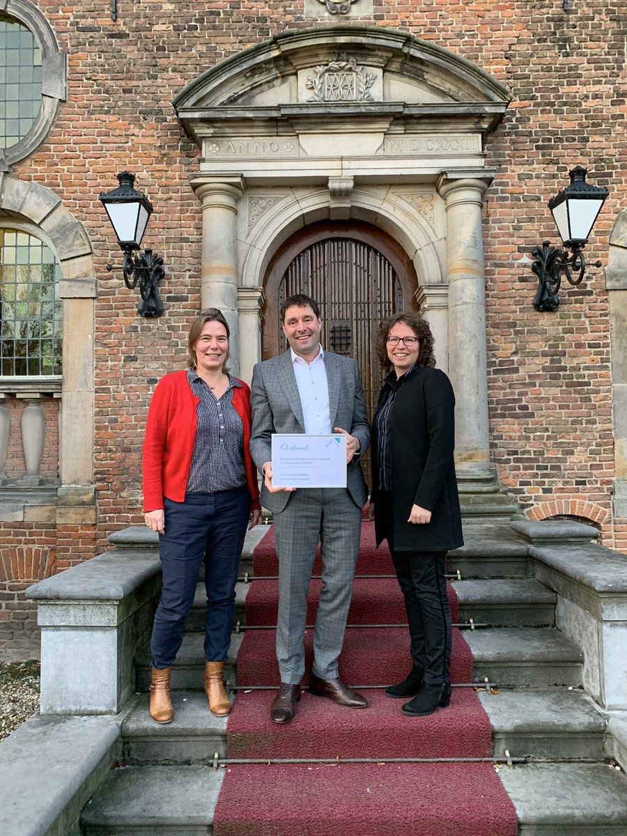 Alweer bijna met de Bravo bestuursbokaal 2019 voor beste bestuursverslag in het primair onderwijs naar huis!