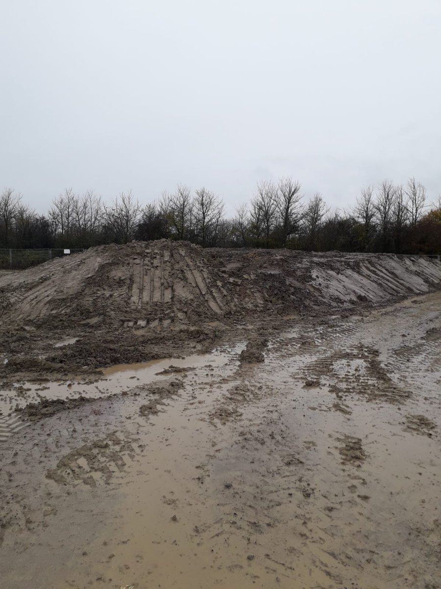 What a beautiful site! Stockpiled inert muck ready for a professional and efficient cartaway service. Full compliance and duty of care carried out prior in readiness for excellent customer service for our local key account civils/groundworker customer. It's what we do!